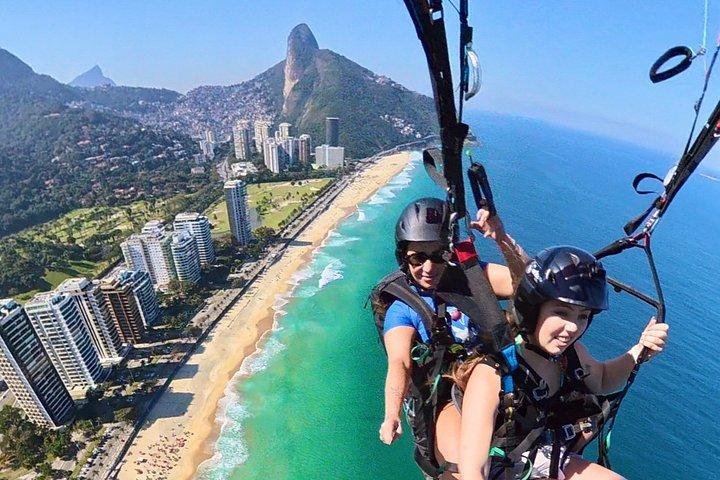 RIO Paragliding Flight w/ ブラジル女子チャンピオン video inc