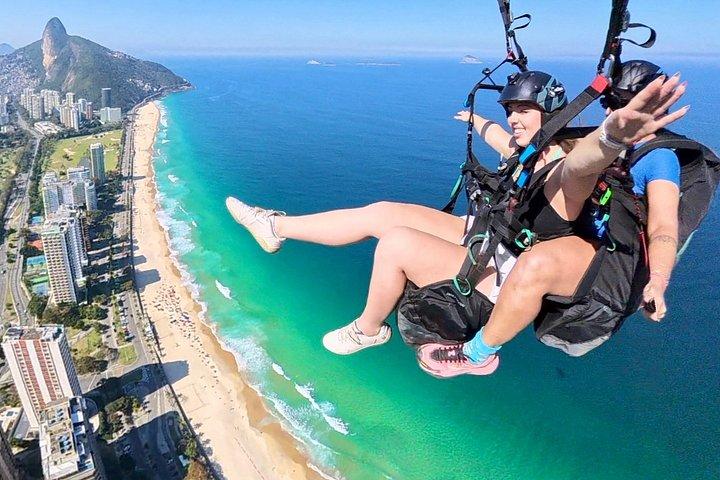 RIO Paragliding Flight w/ ブラジル女子チャンピオン video inc