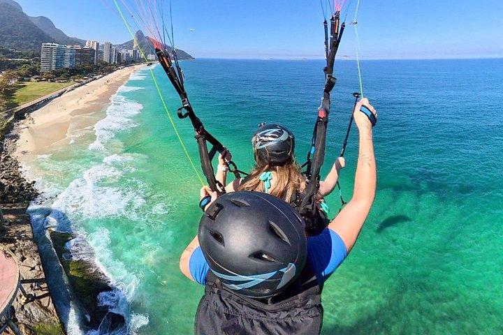 RIO Paragliding Flight w/ ブラジル女子チャンピオン video inc