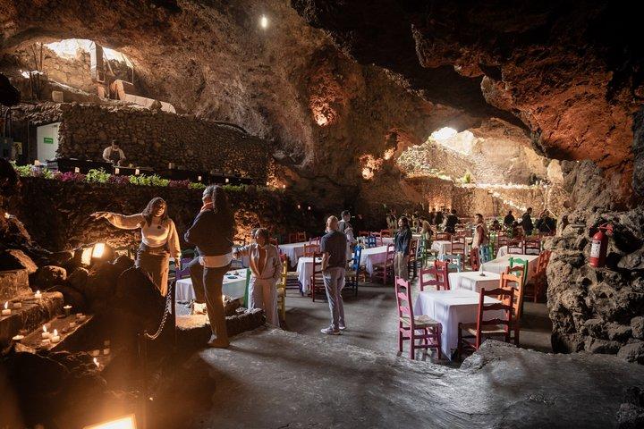 Teotihuacan 3 Pyramids Tour + Hotel Pick Up + Lunch at La Gruta