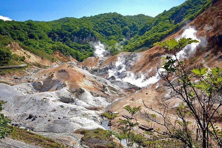 札幌スノーモービル・洞爺湖・登別日帰りツアーより