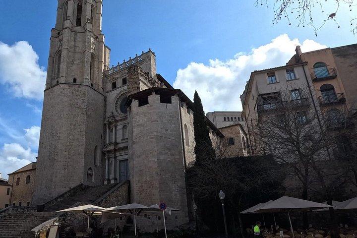 ジローナのローマ旧市街セルフガイド付きウォーキングツアー