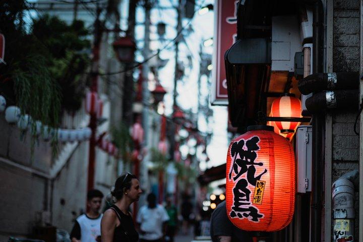 新宿ナイトウォーキングツアー スカイラインビューとランタン通り