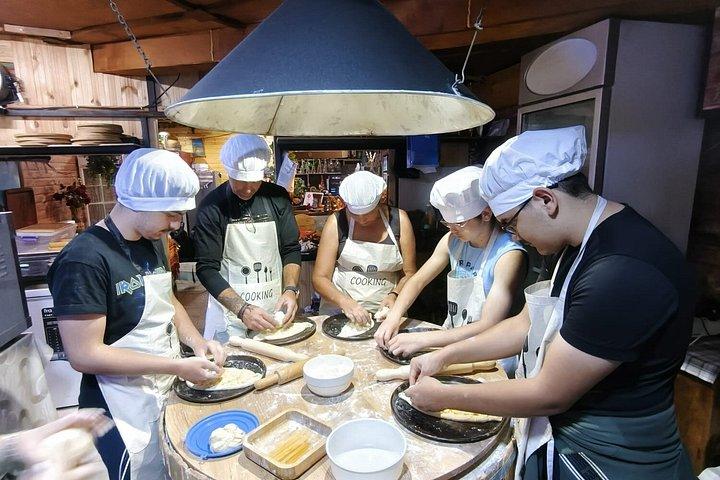 Private Cooking Class: Khinkali, Adjaruli Khachapuri & Wine
