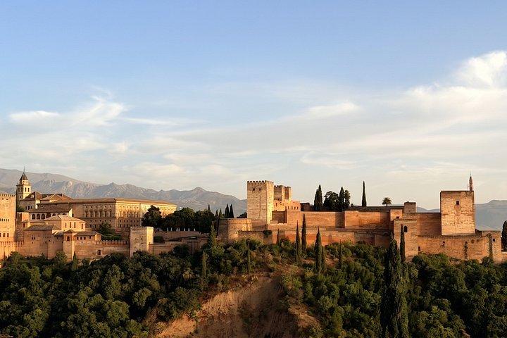 Tour through Albaicín and Sacromonte Sunset viewpoints