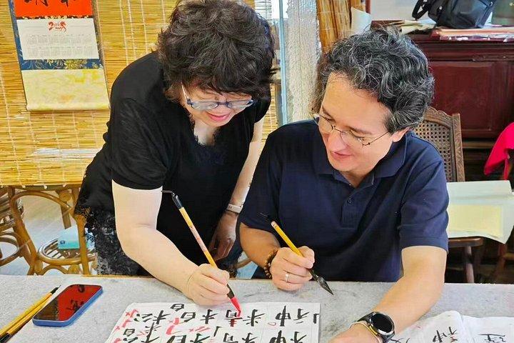 上海でお茶を味わう中国語書道体験