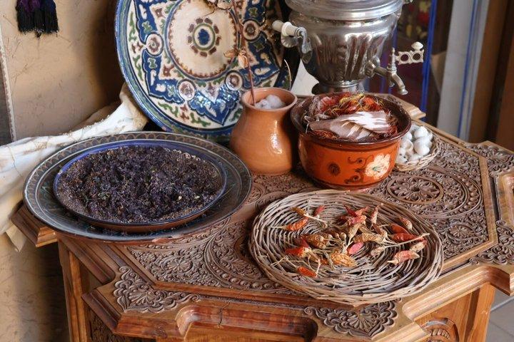 タシュケント：ウズベキスタン文化・陶芸体験ワークショップ