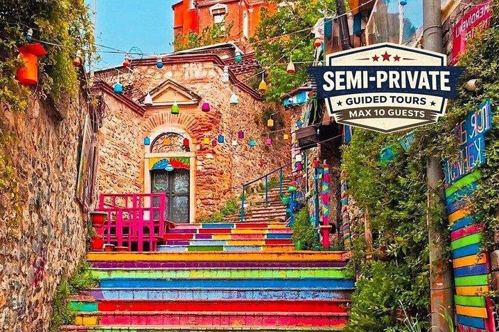 イスタンブール旧市街、フェネル・バラトツアー＆ダンスショーのリズム