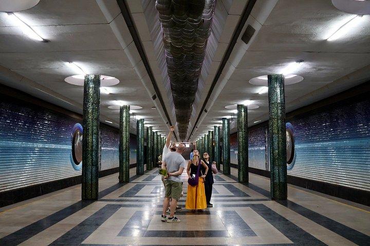 タシュケント：ガイド付き4時間のフードツアーとメトロの旅