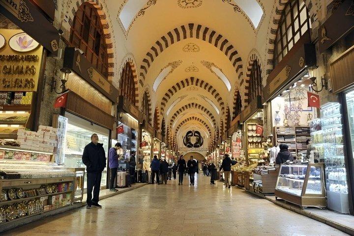 Istanbul Pearls: Old City Walking Tour & Rhythm of the Dance Show
