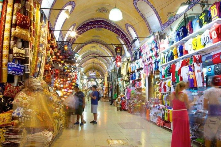 イスタンブール旧市街、フェネル・バラトツアー＆ダンスショーのリズム