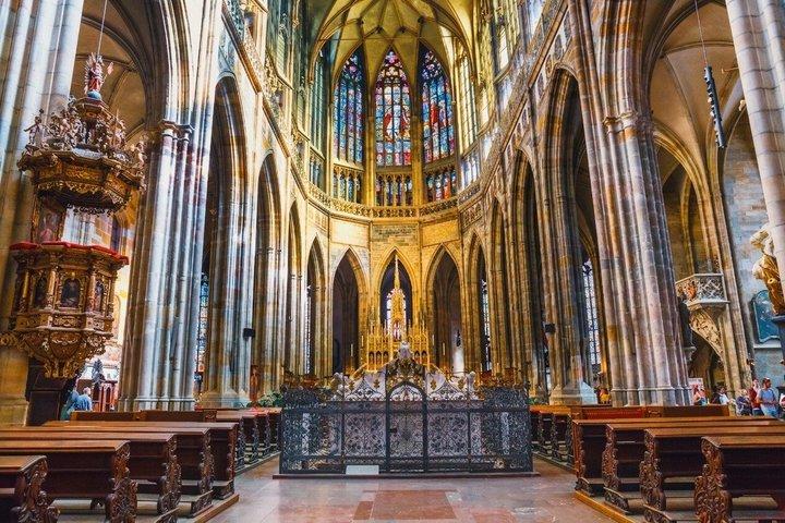 Skip the line: Prague Castle Interiors Tour with Local Guide