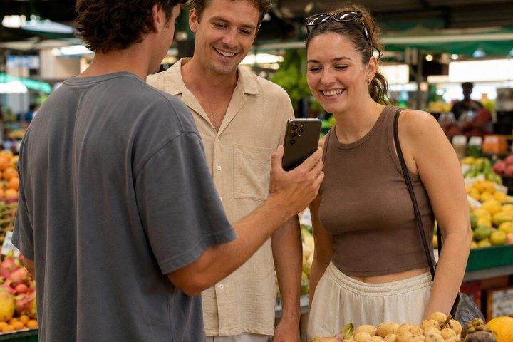 Secrets of Cairns: Self-Guided Scavenger Hunt & Walking Tour