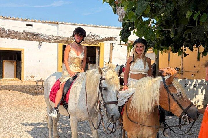 From Barcelona: PRIVATE Horseback Riding and Tapas Brunch