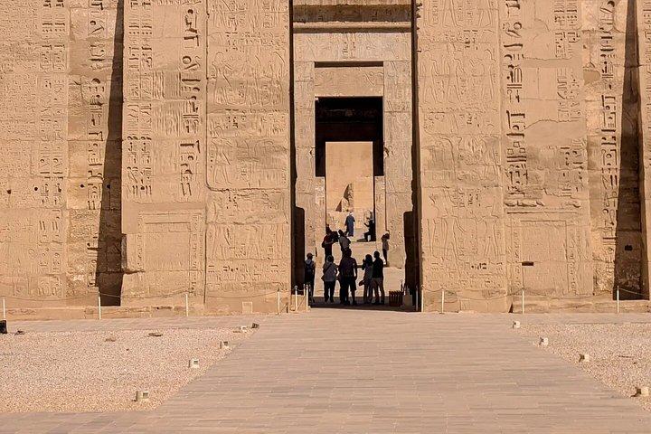 ルクソール発エドフ寺院とコムオンボ寺院のプライベート日帰りツアー