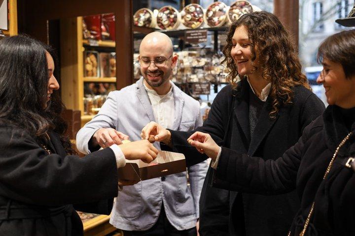 Tour di degustazione di dolci Francesi a Parigi con dolci e cioccolatini