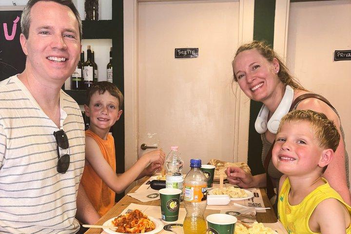 古代ローマの中心部でのパスタ、ピザ、ジェラートのグルメ ツアー