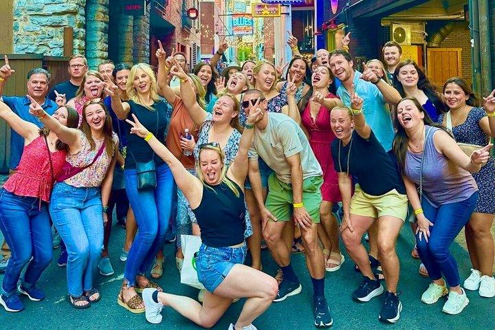 Geführte Pub Crawl Walking Tour durch Downtown Nashville