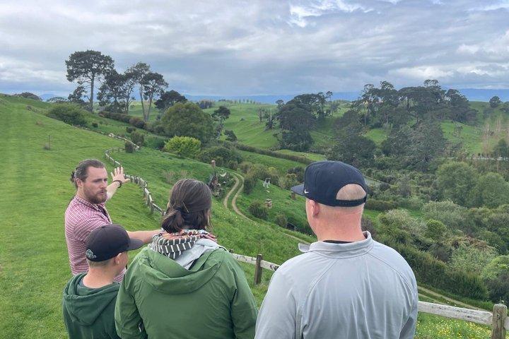 Hobbiton Movie Set & Waitomo Caves Small Group Tour From Auckland