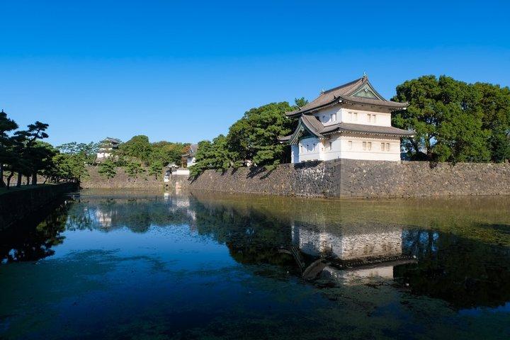 皇居と丸の内ウォーターフロント観光