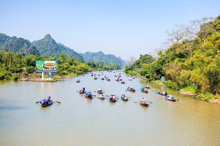 Hanoi: Quang Phu Cau Incense Village & Perfume Pagoda 1 Day Tour