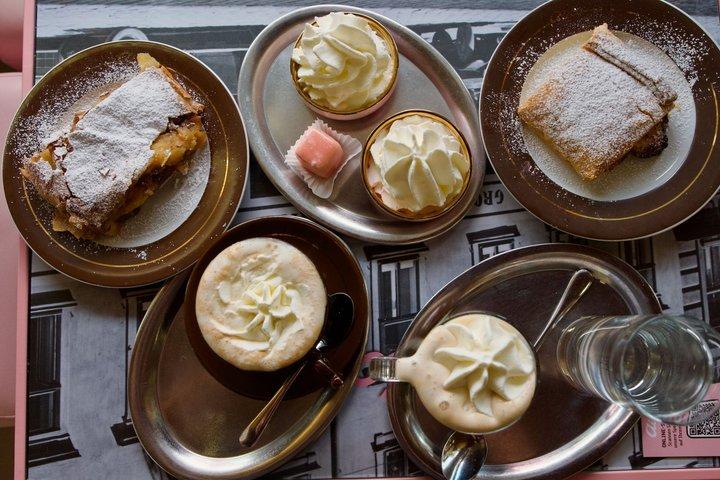 オーストリア料理に欠かせないウィーン料理＆ドリンクツアーへようこそ