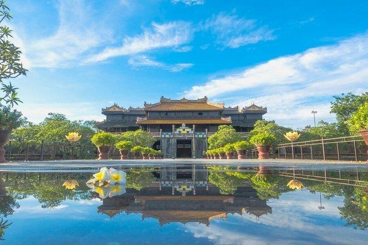Hue: Imperial Citadel Small-Group Walking Tour