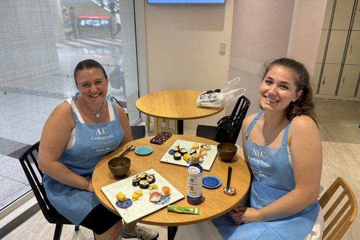 Tokyo Tsukiji Fish Market Tour and Sushi Making Lesson