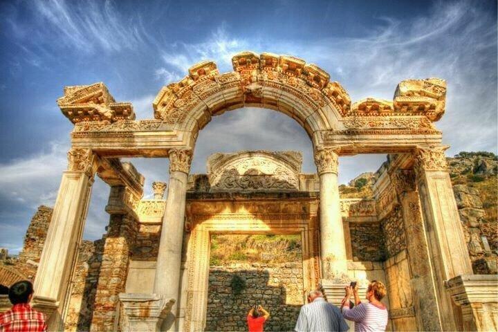 Ephesus Day Tour with Museum, Virgin Mary’s House, Artemis Temple