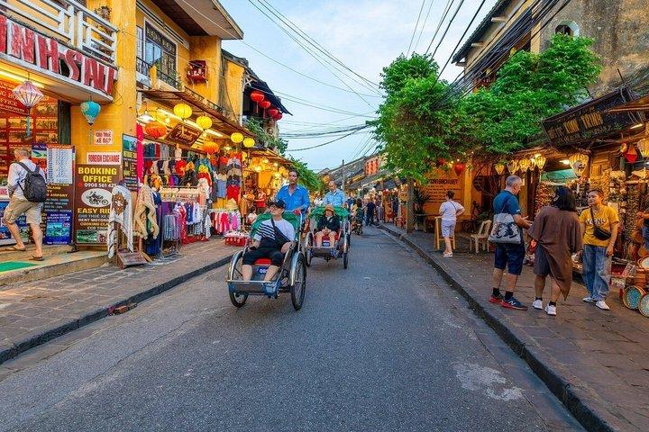 Tour a piedi di Hoi An Ancient Town con esperienza di rilascio delle lanterne