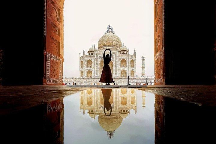 Agra: Boleto Skip the Line del Taj Mahal con coche, guía y almuerzo