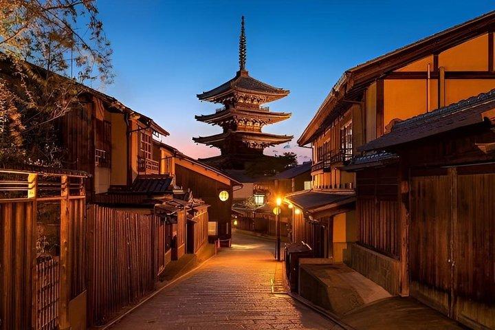 Discover Kyoto at Night by Bike