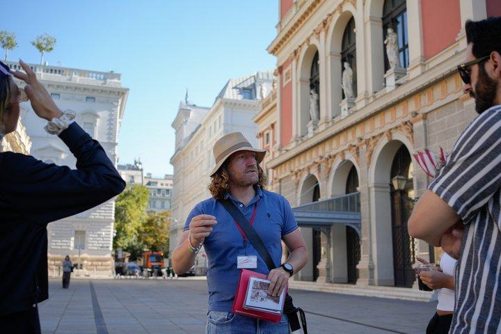 インペリアル・ウィーン・ウォーキングツアー隠れた物語と象徴的なランドマーク