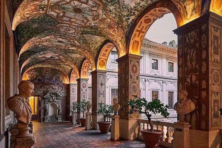 Palazzo Massimo y entrada al Museo Romano Antiguo con guía de la ciudad