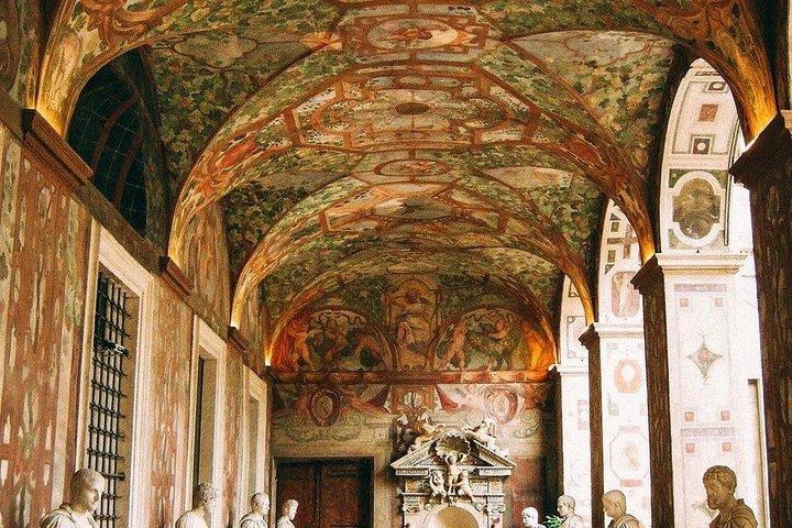Palazzo Massimo y entrada al Museo Romano Antiguo con guía de la ciudad