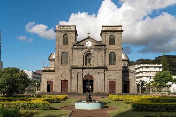 Explore Port Louis City 2 Hours Guided Walking Tour