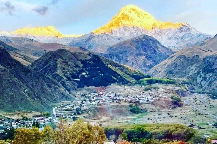 Kazbegi och Gudauri Heldagstur från Tbilisi