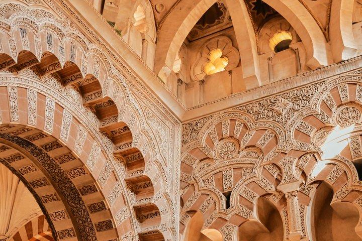 Mosque-Cathedral and Jewish Quarter guided tour