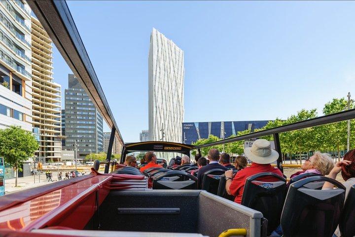 Barcelona Hop-On Hop-Off buss med fotboll fördjupad tur