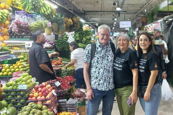 Private Plaza Minorista Market Tour y Clase de Cocina con Daniela