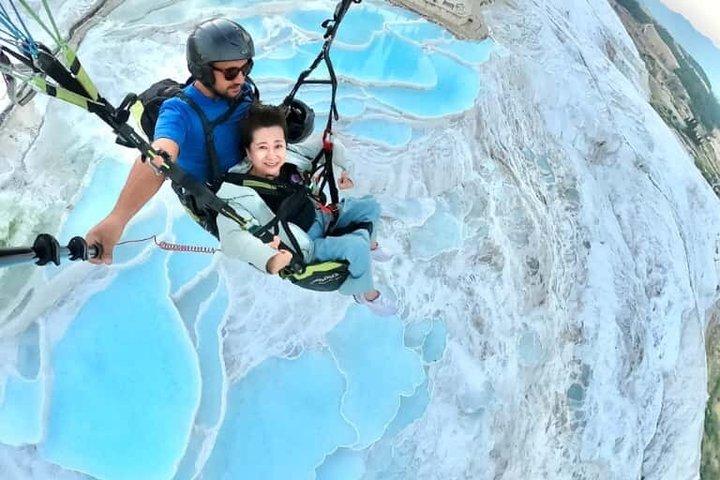 Tandem Paragliding Adventure Over Pamukkale