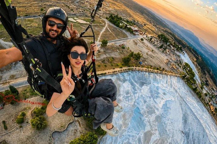 Tandem Paragliding Adventure Over Pamukkale