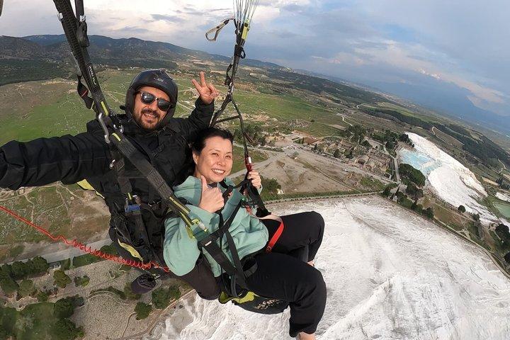 Tandem Paragliding Adventure Over Pamukkale
