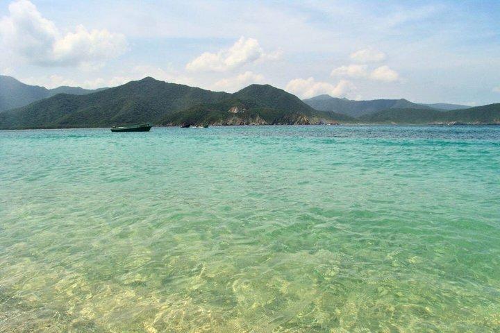 Excursion à Playa Cristal dans le parc Tayrona au départ de Santa Marta