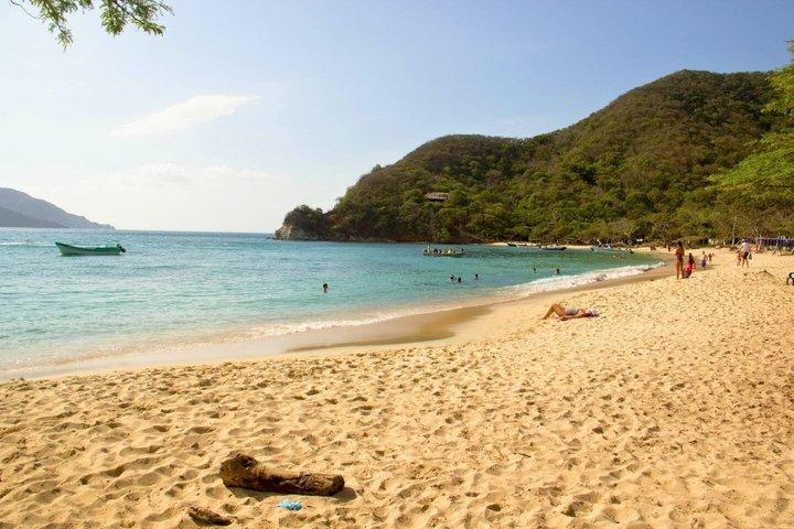 Excursion à Playa Cristal dans le parc Tayrona au départ de Santa Marta