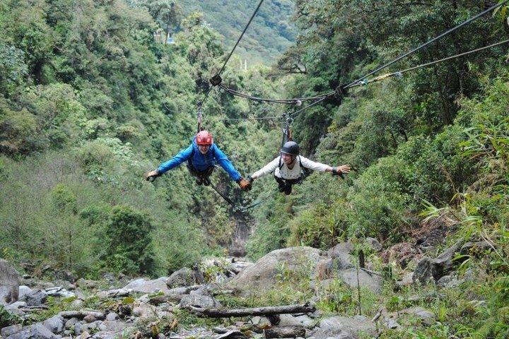 Zipline mellem floder og skove