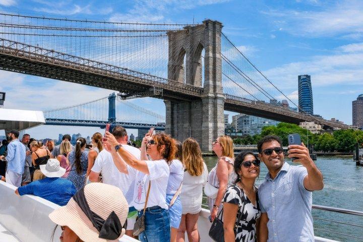 NYC Must-See Essentials Cruise (80min)