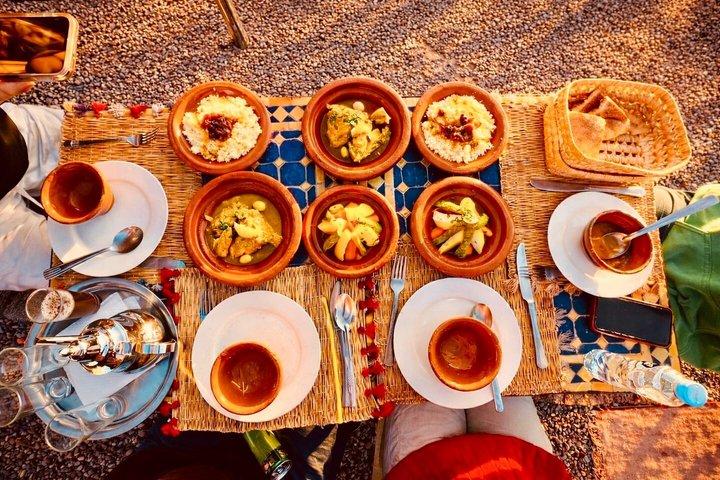 Agafay Desert Quad, Camel Ride & Dinner Show vanuit Marrakech