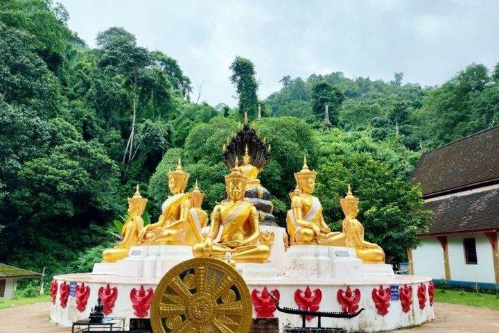 チェンダーオの終日洞窟山からの眺め
