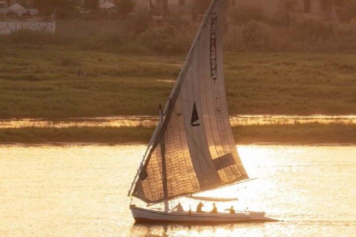 ナイル川フェルッカ3時間プライベートサンセット体験 ルクソール